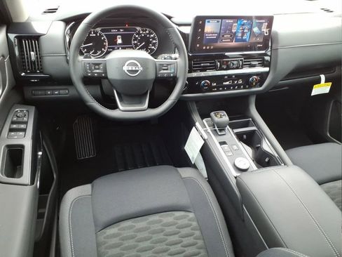 New 2026 Nissan Pathfinder SV AWD/4WD image 13
