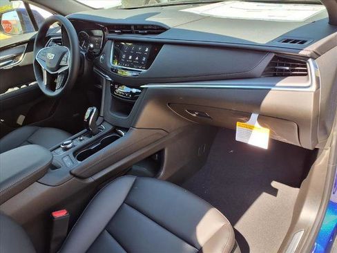 New 2026 Cadillac XT5 Luxury image 8