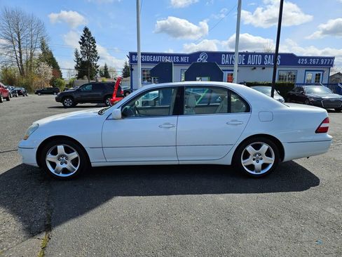 Used 2002 Lexus LS 430 RWD image 2