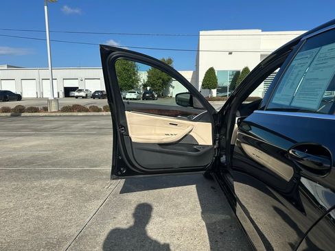 Used 2020 BMW 540i w/ Premium Package image 6