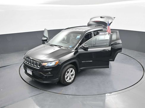 Used 2024 Jeep Compass Latitude AWD/4WD image 44