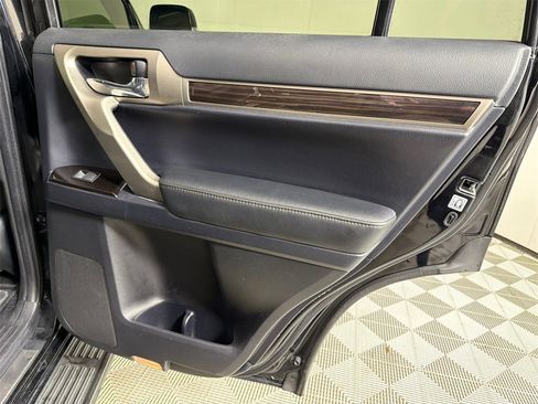 Used 2017 Lexus GX 460 w/ Navigation Package image 17