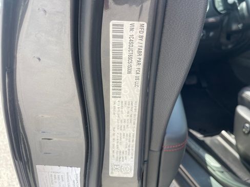 Used 2025 Dodge Durango R/T AWD/4WD image 35