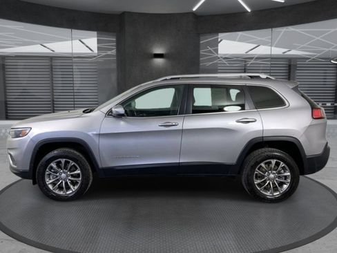 Used 2019 Jeep Cherokee Latitude Plus w/ Comfort/Convenience Group AWD/4WD image 8