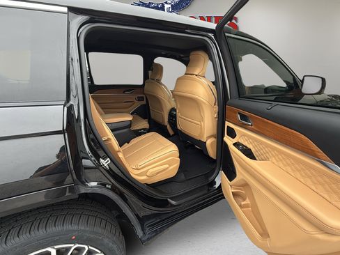 Used 2021 Jeep Grand Cherokee L Summit image 14