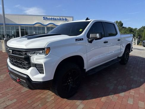 Used 2024 Chevrolet Silverado 1500 LT Trail Boss w/ LT Trail Boss Premium Package AWD/4WD image 4
