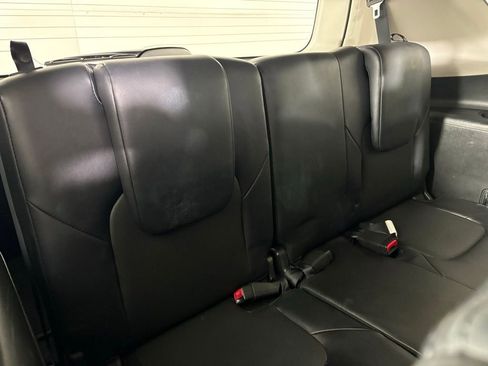 Used 2024 Nissan Armada SV image 18