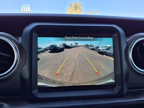 Used 2022 Jeep Wrangler Unlimited Rubicon 4xe AWD/4WD image 24