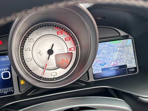 Used 2019 Ferrari Portofino RWD image 15