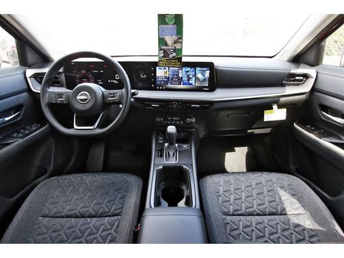 New 2026 Nissan Kicks SV w/ Charging Package image 7