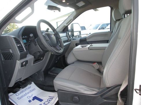 Used 2018 Ford F250 XL w/ Power Equipment Group AWD/4WD image 20