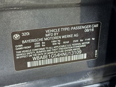 Used 2017 BMW 320i Sedan image 32