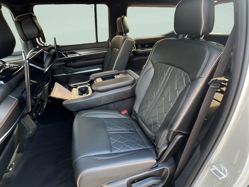 Used 2023 Jeep Grand Wagoneer Series III w/ Rear Seat Video Group 1 AWD/4WD image 11