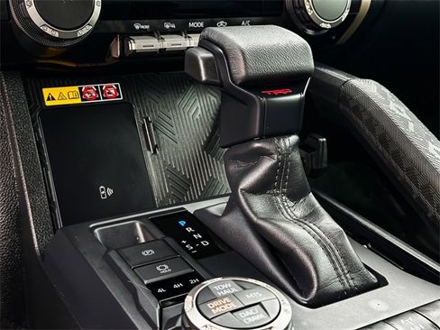 Certified 2025 Toyota Tacoma TRD Off-Road image 21