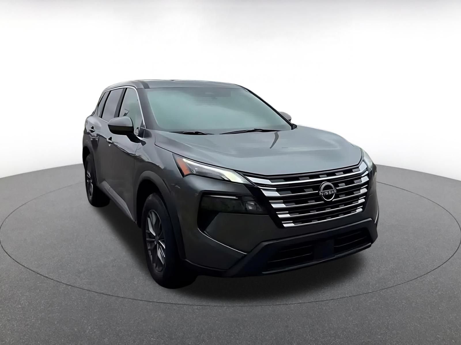 Used 2026 Nissan Rogue SV AWD/4WD image 3