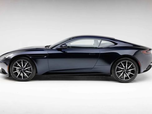 Used 2018 Aston Martin DB11 V12 RWD image 20