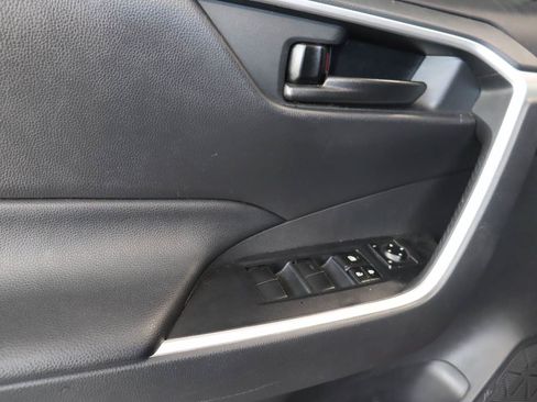 Used 2020 Toyota RAV4 LE w/ Carpet Mat Package FWD image 14