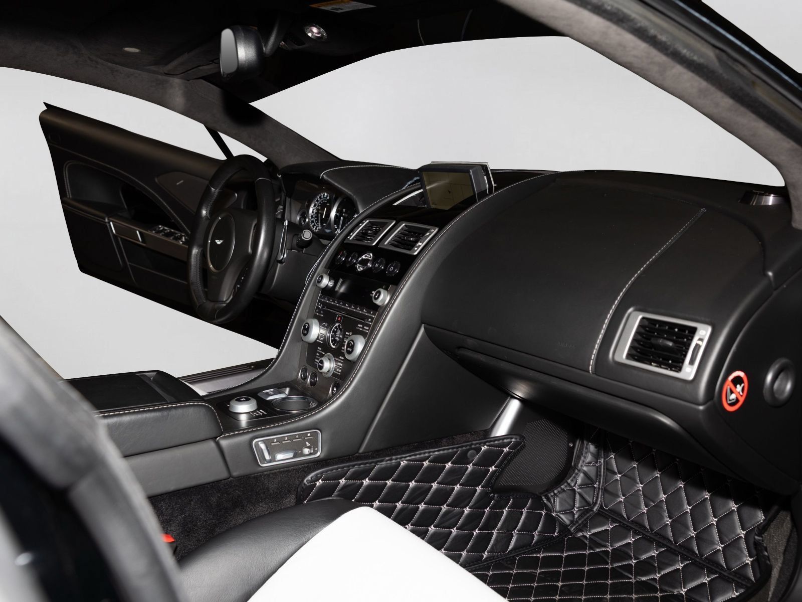 Used 2011 Aston Martin Rapide RWD image 23