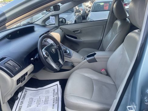 Used 2013 Toyota Prius Two FWD image 9