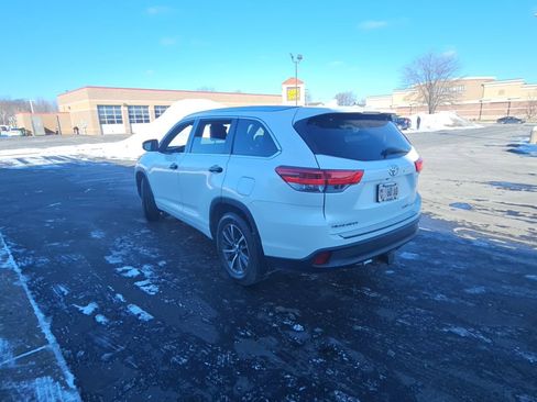 Used 2018 Toyota Highlander XLE image 5
