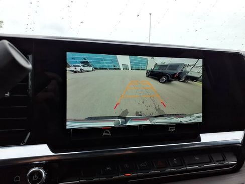 Used 2025 GMC Sierra 1500 SLT AWD/4WD image 22