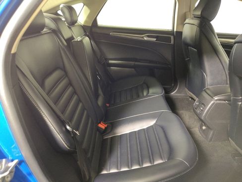 Used 2020 Ford Fusion SEL image 19