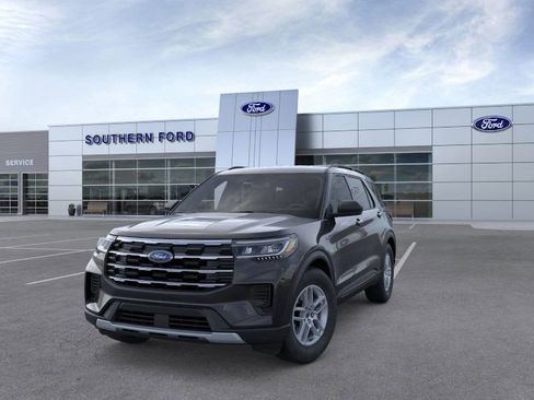 New 2026 Ford Explorer Active image 2
