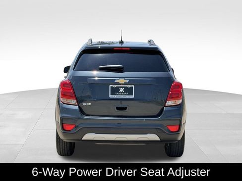 Used 2021 Chevrolet Trax LT w/ LT Convenience Package FWD image 8