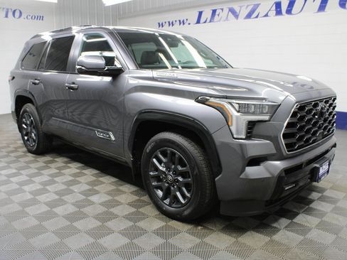 Used 2025 Toyota Sequoia Platinum image 3