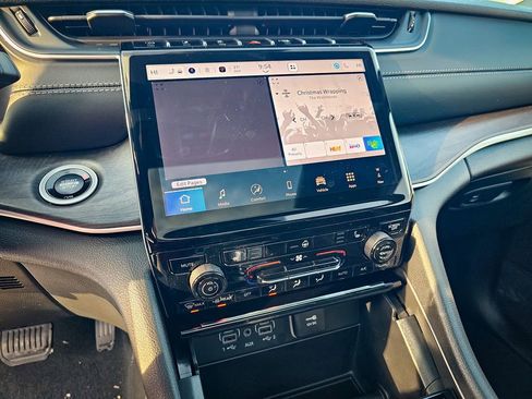 New 2025 Jeep Grand Cherokee Limited image 21