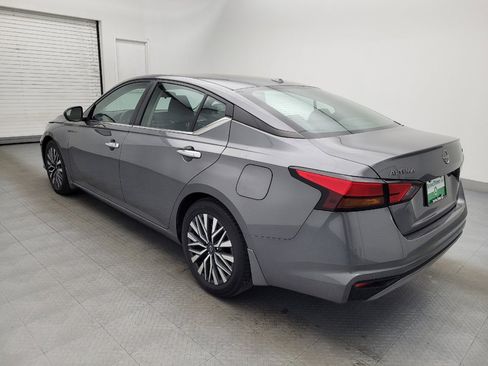 Used 2024 Nissan Altima 2.5 SV image 3