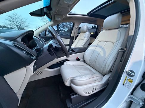 Used 2016 Lincoln MKX Reserve w/ Technology Package FWD image 12