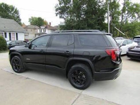 Used 2020 GMC Acadia AT4 image 2