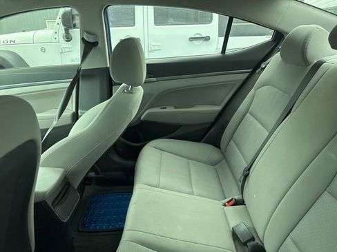 Used 2018 Hyundai Elantra SEL FWD image 8