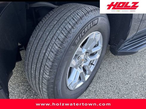Certified 2025 Chevrolet Tahoe LT AWD/4WD image 2