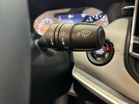 Used 2025 Jeep Compass Limited AWD/4WD image 22