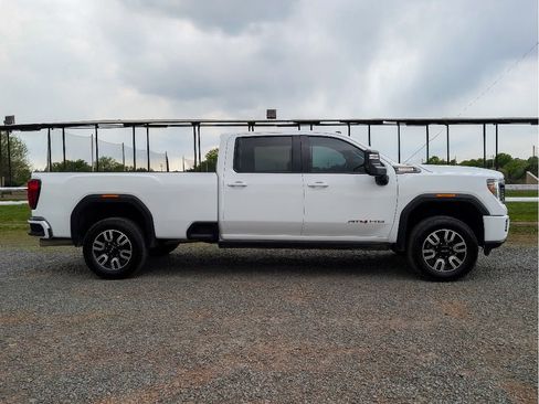 Used 2023 GMC Sierra 2500 AT4 w/ AT4 Premium Plus Package AWD/4WD image 4