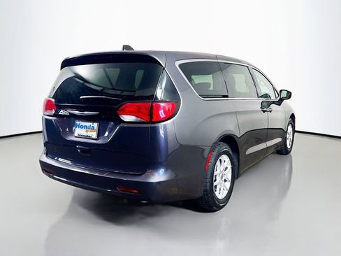 Used 2023 Chrysler Voyager LX FWD image 8