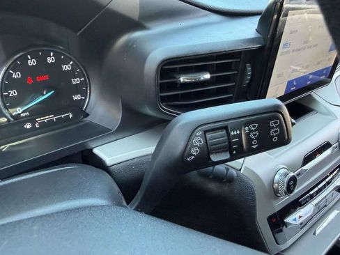 Used 2022 Ford Explorer XLT AWD/4WD image 37