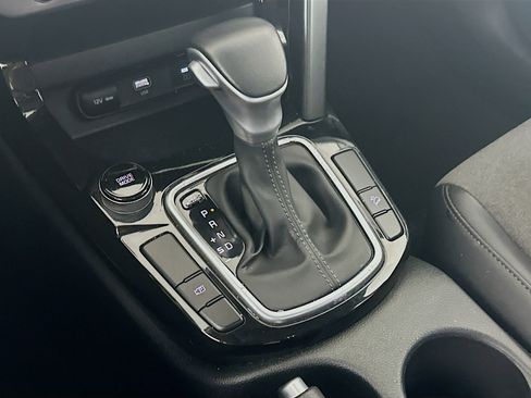 Used 2025 Kia Seltos S FWD image 25