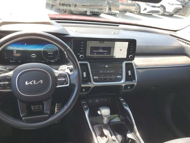 Certified 2023 Kia Sorento SX Prestige AWD/4WD image 13