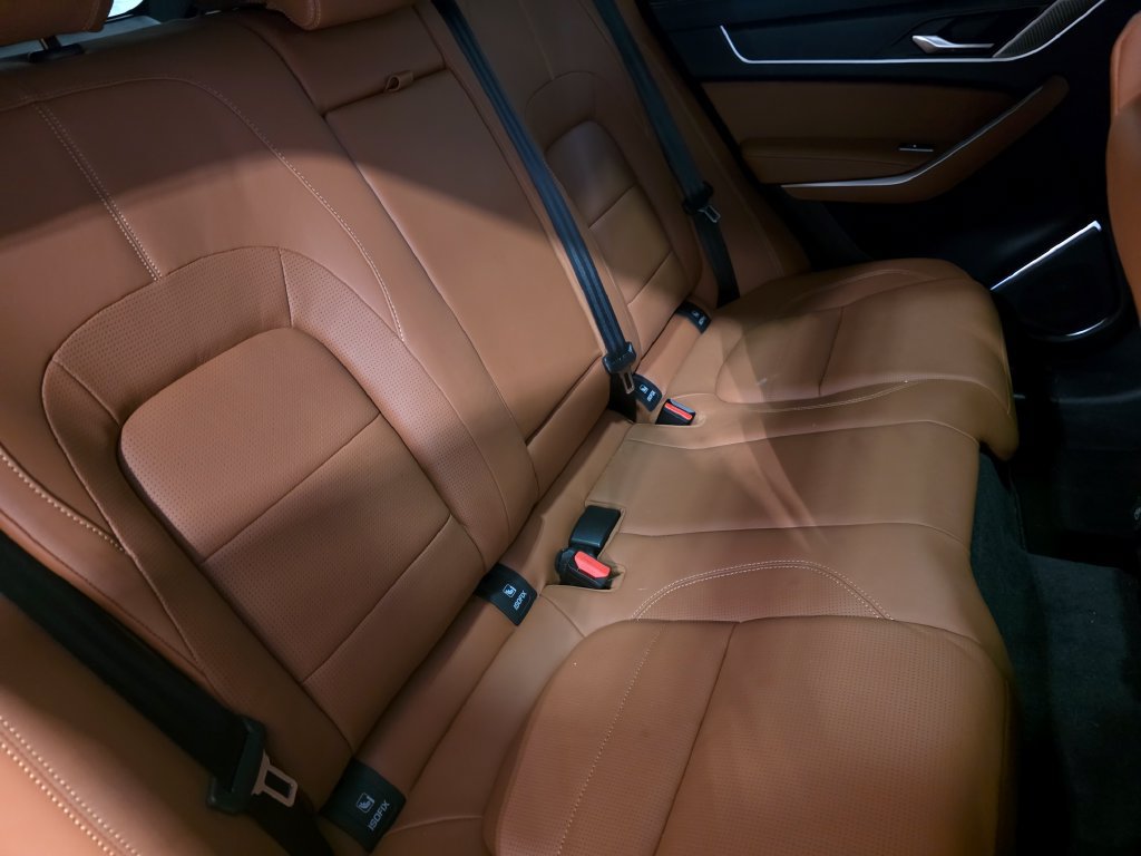 Certified 2025 Jaguar F-PACE R-Dynamic S AWD/4WD image 11