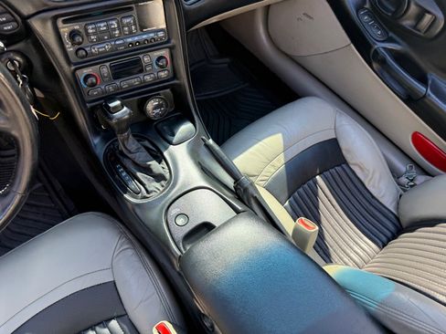 Used 1998 Chevrolet Corvette Coupe w/ Memory Pkg image 54