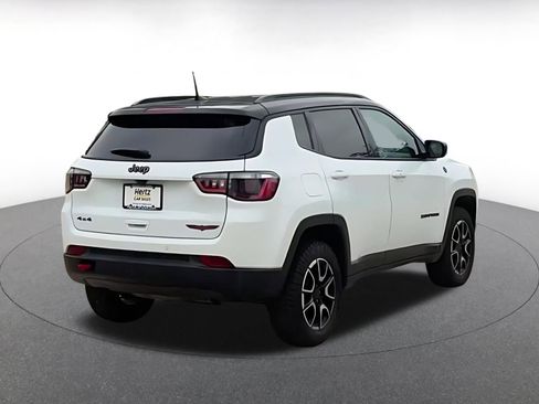 Used 2025 Jeep Compass Trailhawk AWD/4WD image 14