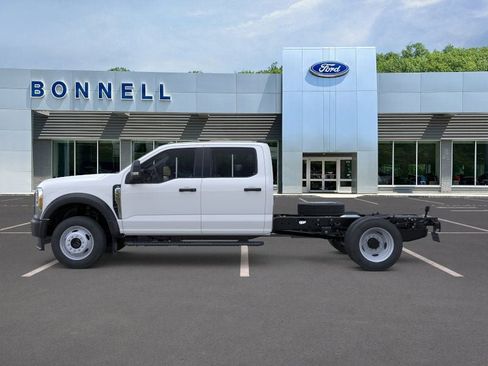 New 2026 Ford F550 4x4 Crew Cab image 3