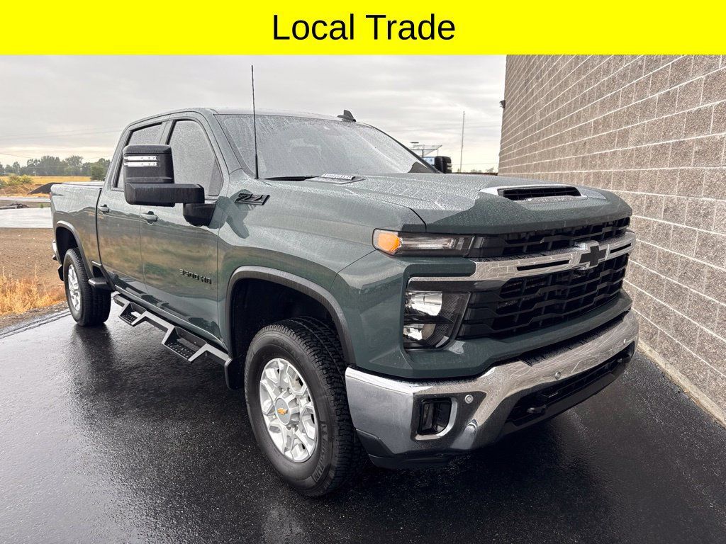 Used 2025 Chevrolet Silverado 3500 LT w/ Safety Package AWD/4WD image 5