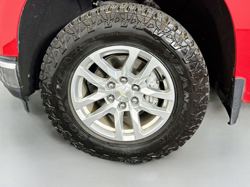 Used 2019 Chevrolet Silverado 1500 LT w/ All-Star Edition AWD/4WD image 32
