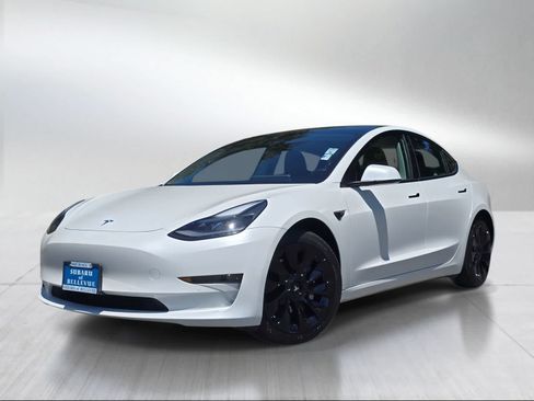 Used 2021 Tesla Model 3 Standard Range Plus RWD image 1