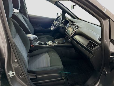 Used 2024 Nissan Leaf S image 31