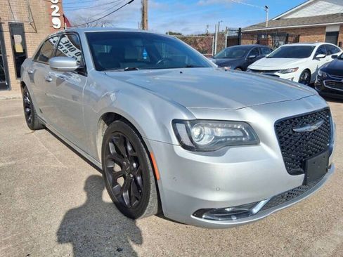 Used 2019 Chrysler 300 S w/ 300S Premium Group 2 image 3